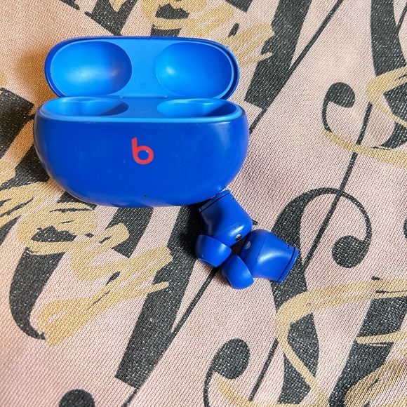 STUDIO BEATS AIRPODS - Picture 4 of 7